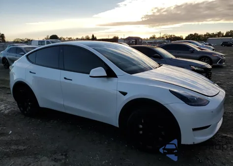 2023 Tesla Model Y z USA, uszkodzony, nr VIN 7SAYGDEE2PF626822